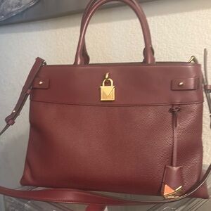 Elegant Brown Leather Handbag